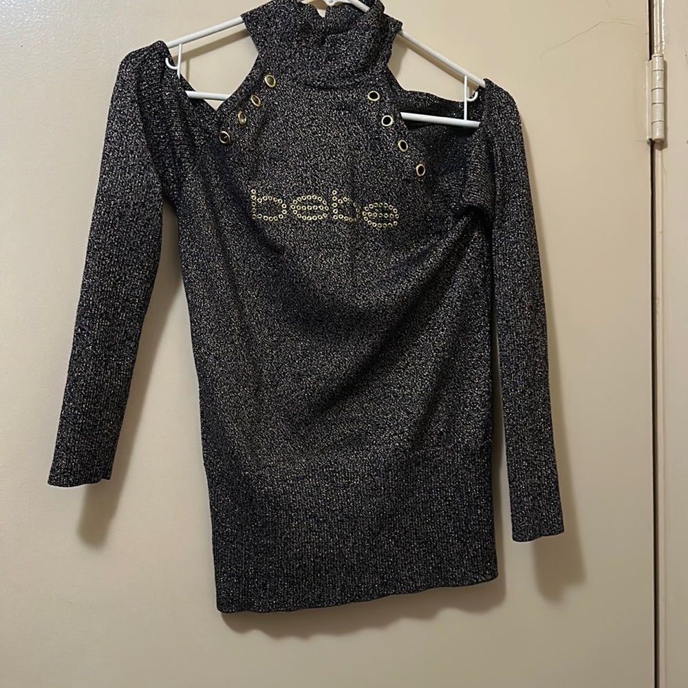 Cute sweater in good condition